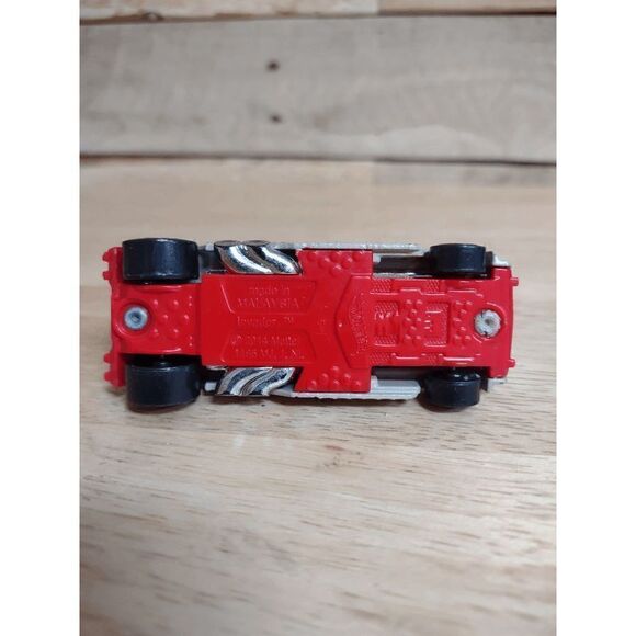 2014 Mattel Hot Wheels Invader Army Off Road Sand Desert Die Cast Tank / Car - Picture 3 of 3